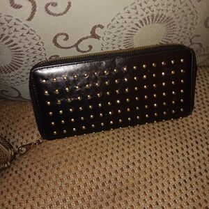 Abas Vintage Leather Studded Zippy Wallet